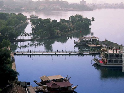 Великолепный пейзаж Западного озера в Ханое - ảnh 1